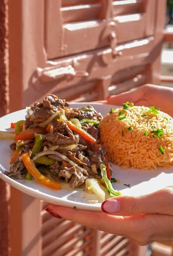 Assiette généreuse du restaurant NINAO