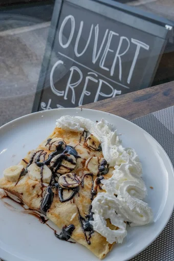 Ambiance conviviale du restaurant NINAO à Drap